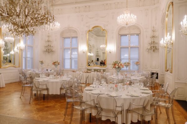 Wedding in Festetics palace, Budapest, decoration, photo: Evgeniy Kudryavtsev