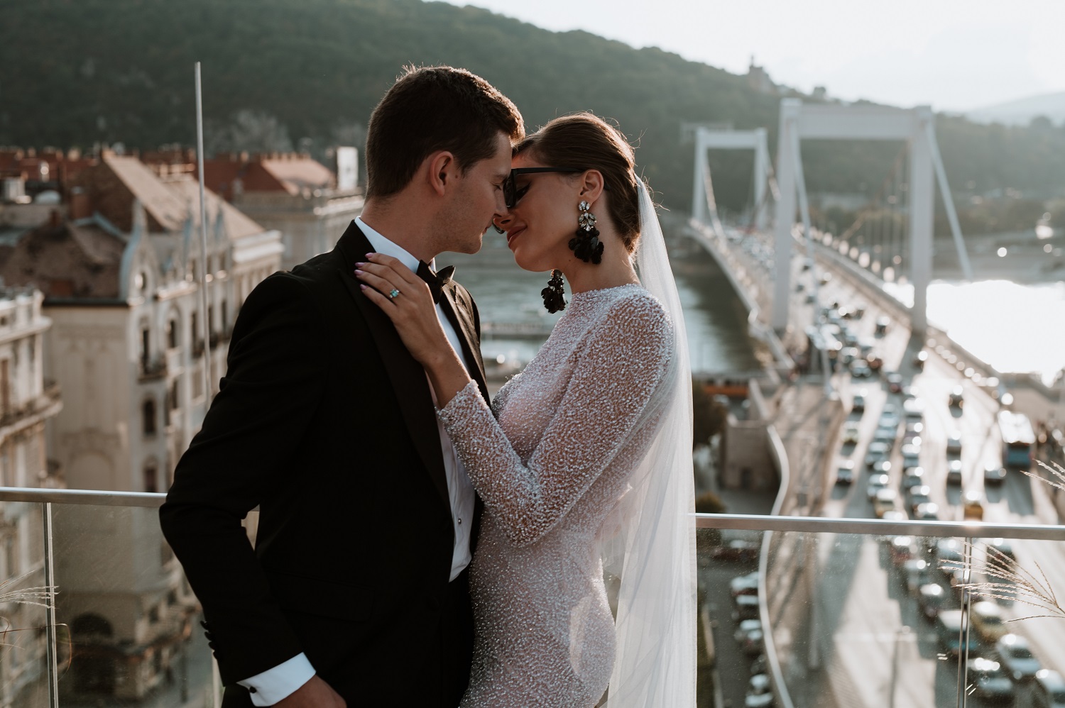 Happy couple, Budapest wedding, photo: The Wedding Fox