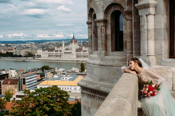 Marina and Vova Fairytale elopement in Budapest, photo: Anna Utesheva