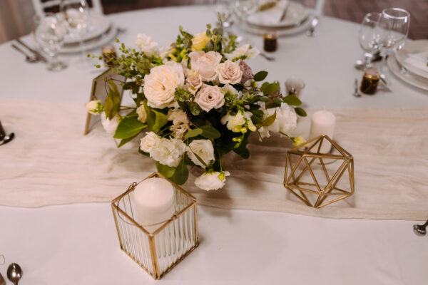 Wedding,decoration, guest table centerpiece, , photo: Rabloczky András