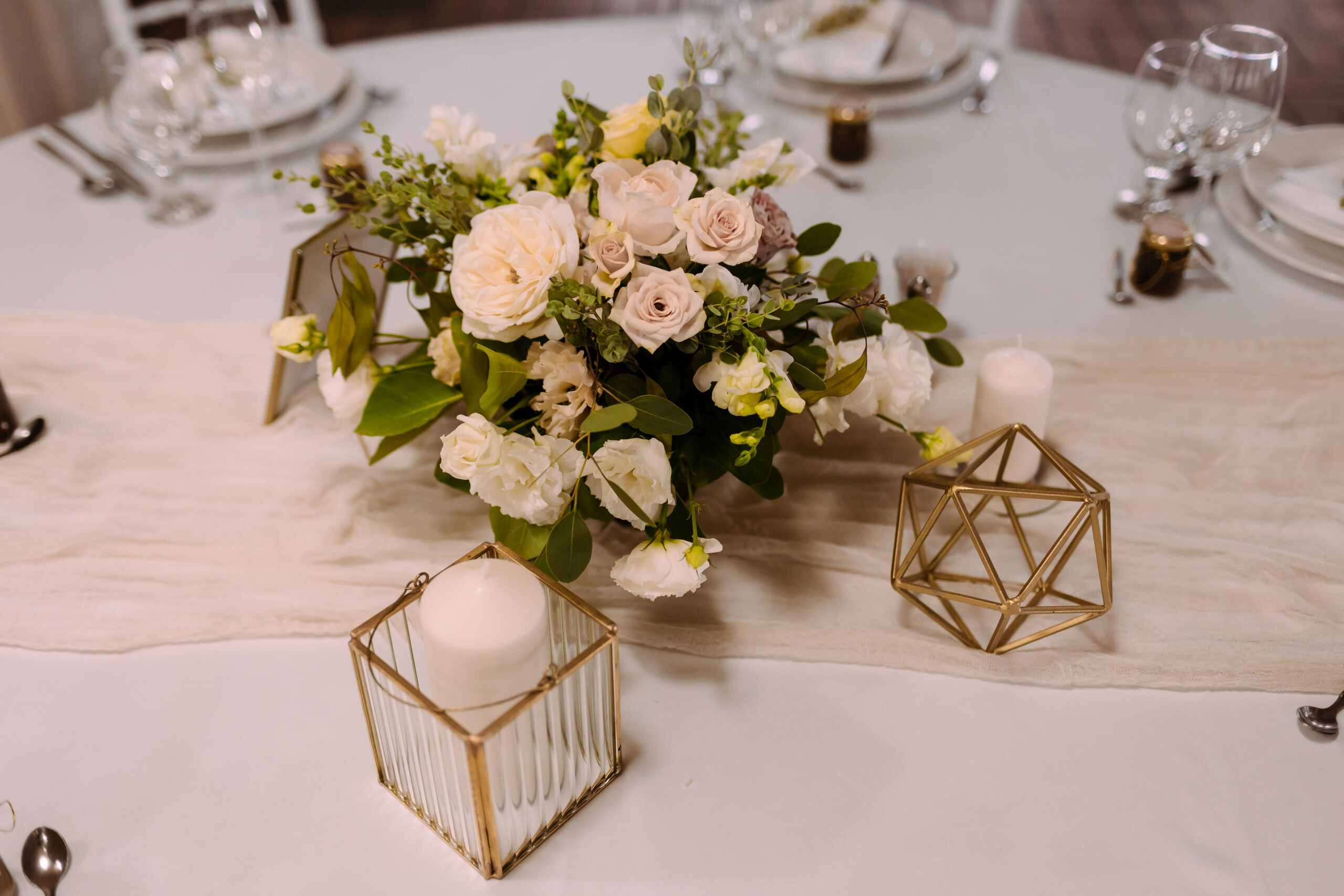 Wedding,decoration, guest table centerpiece, , photo: Rabloczky András