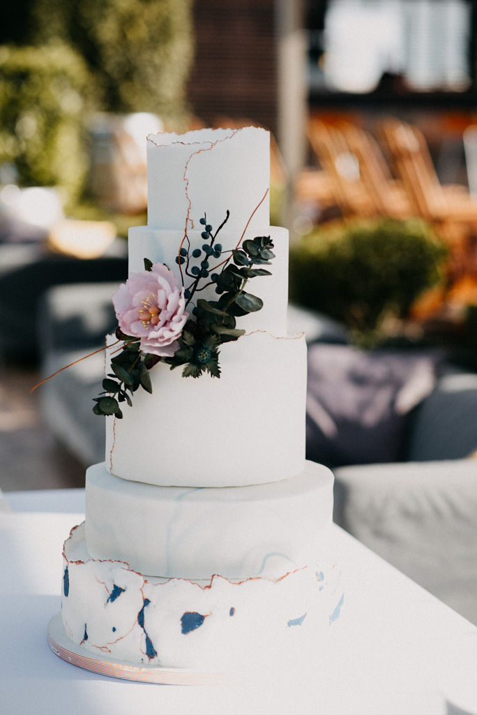 esküvői torta, wedding in Etyek, photo: The Wedding Fox