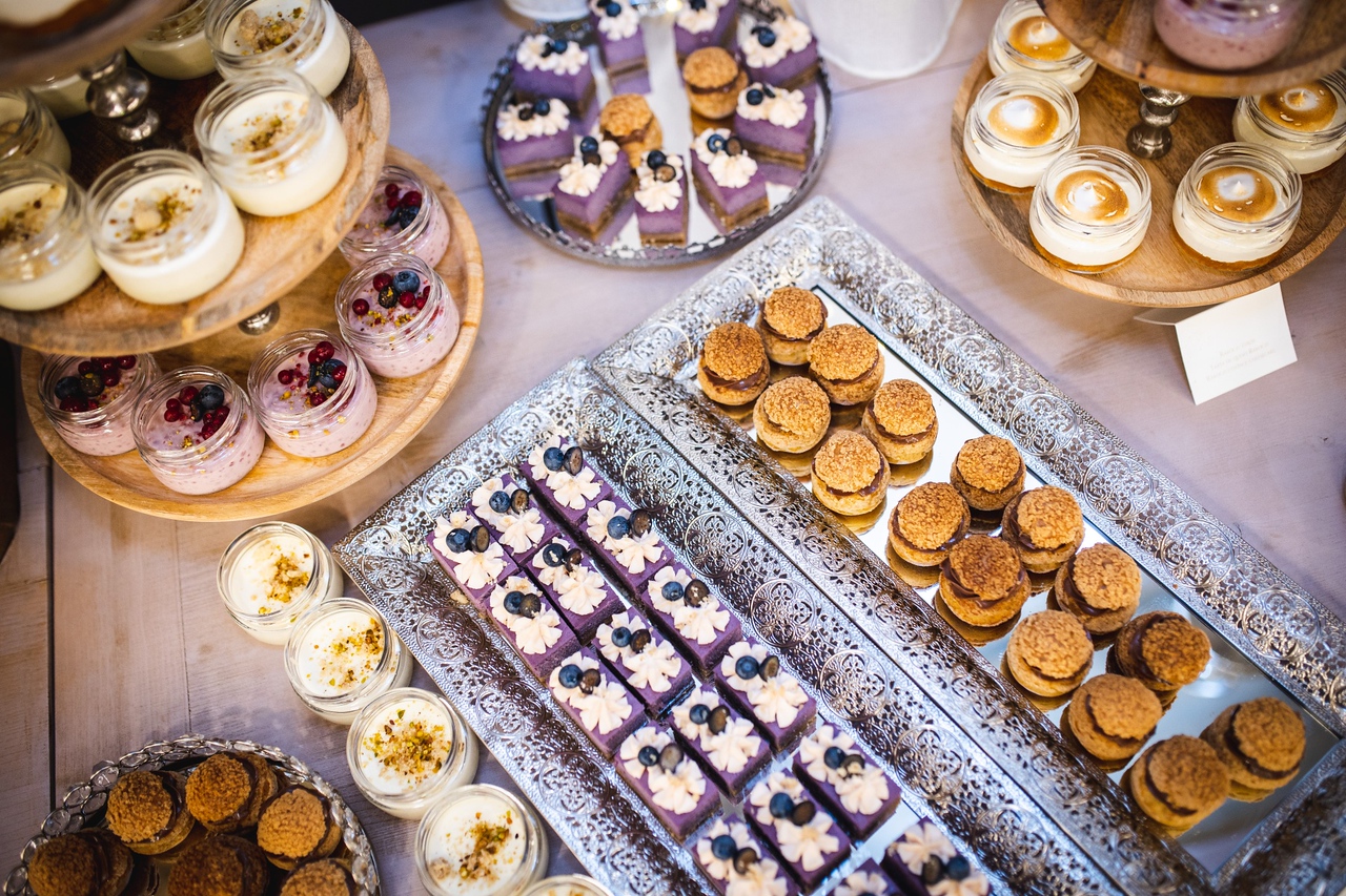 Spanish-Hungarian wedding, dessert table, SchFoto