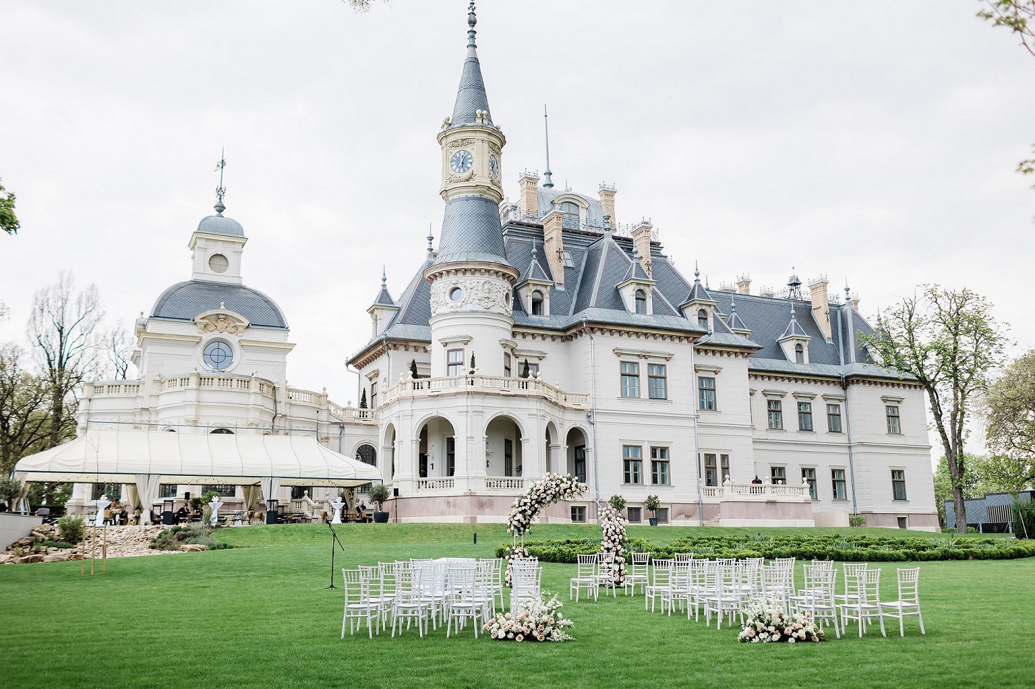 KI Destination wedding in Tura Castle, photo: Rabloczky Andras